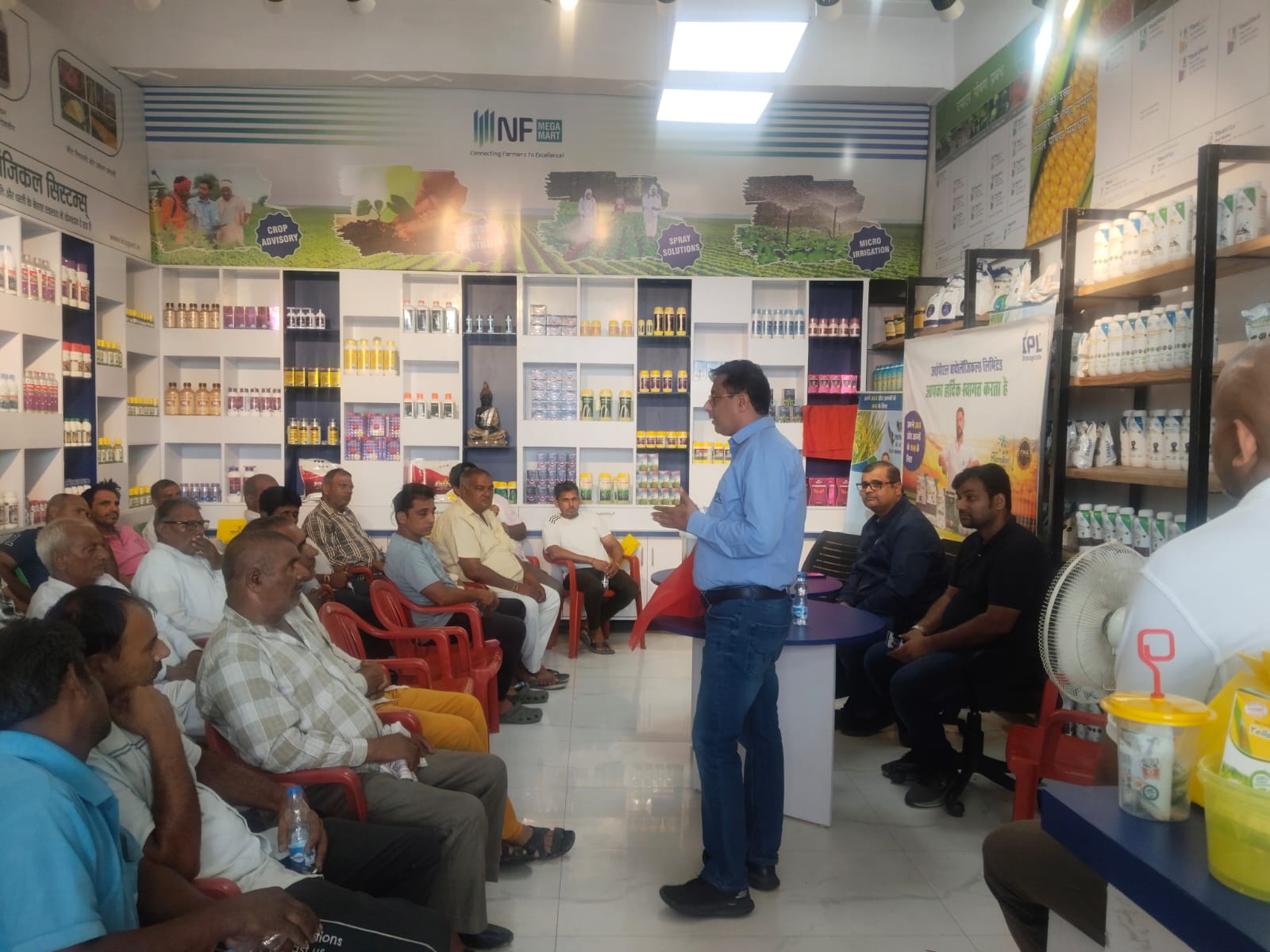 On-counter crop advisory session at the retail outlet